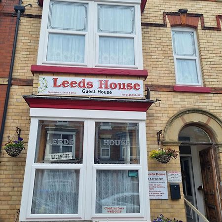 Leeds House Guest House Бринлингтон Экстерьер фото
