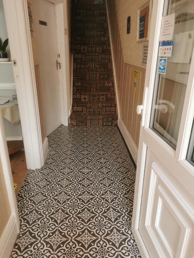 Leeds House Guest House Бринлингтон Экстерьер фото