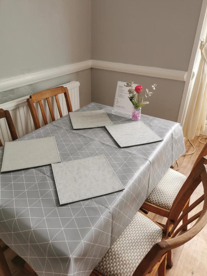 Leeds House Guest House Бринлингтон Экстерьер фото