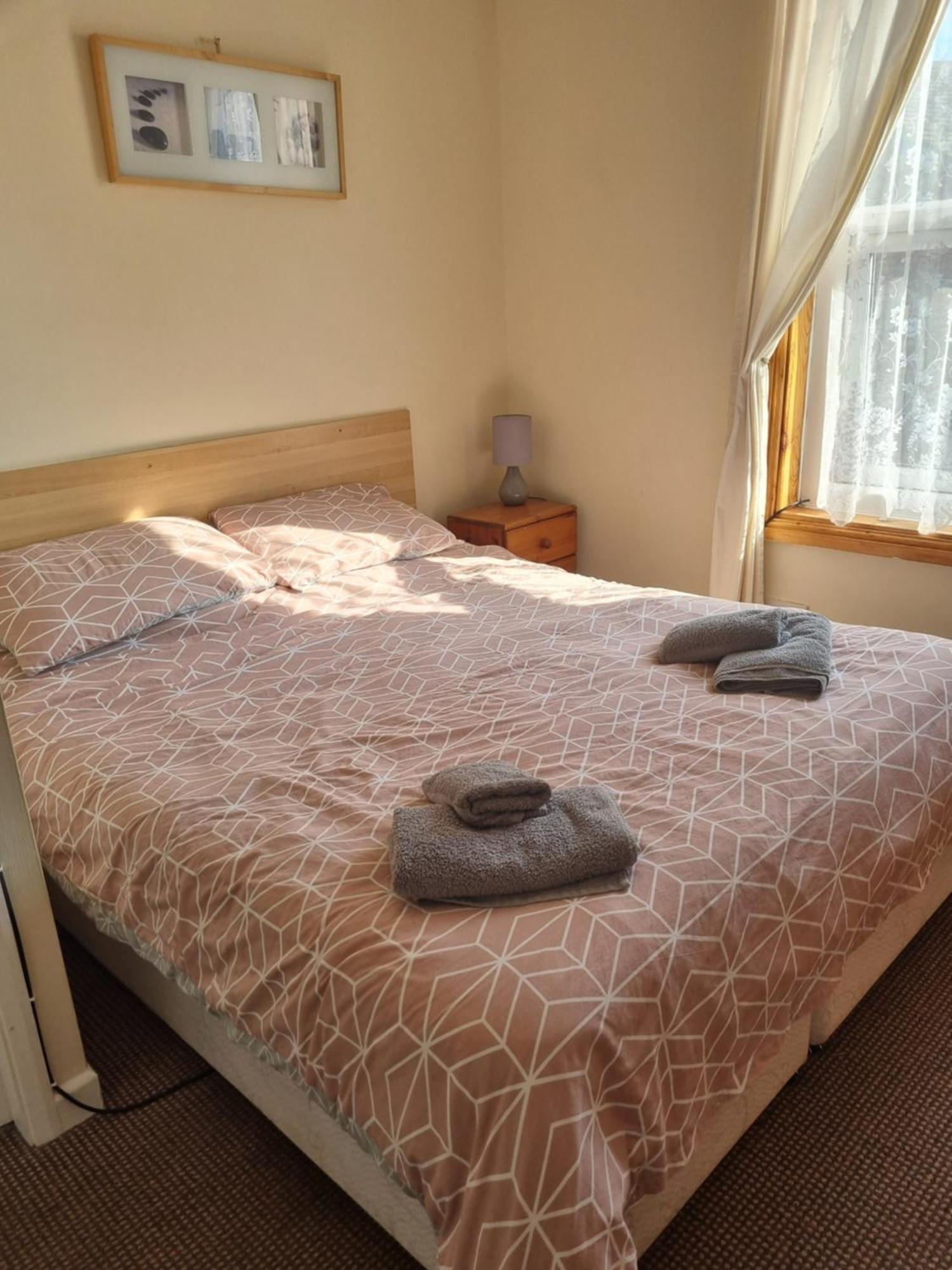 Leeds House Guest House Бринлингтон Экстерьер фото